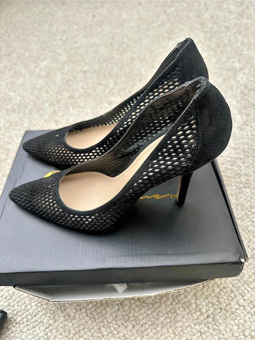 BCBGMAXAZRIA Pointed Toe Mesh Heels in Black US 7
